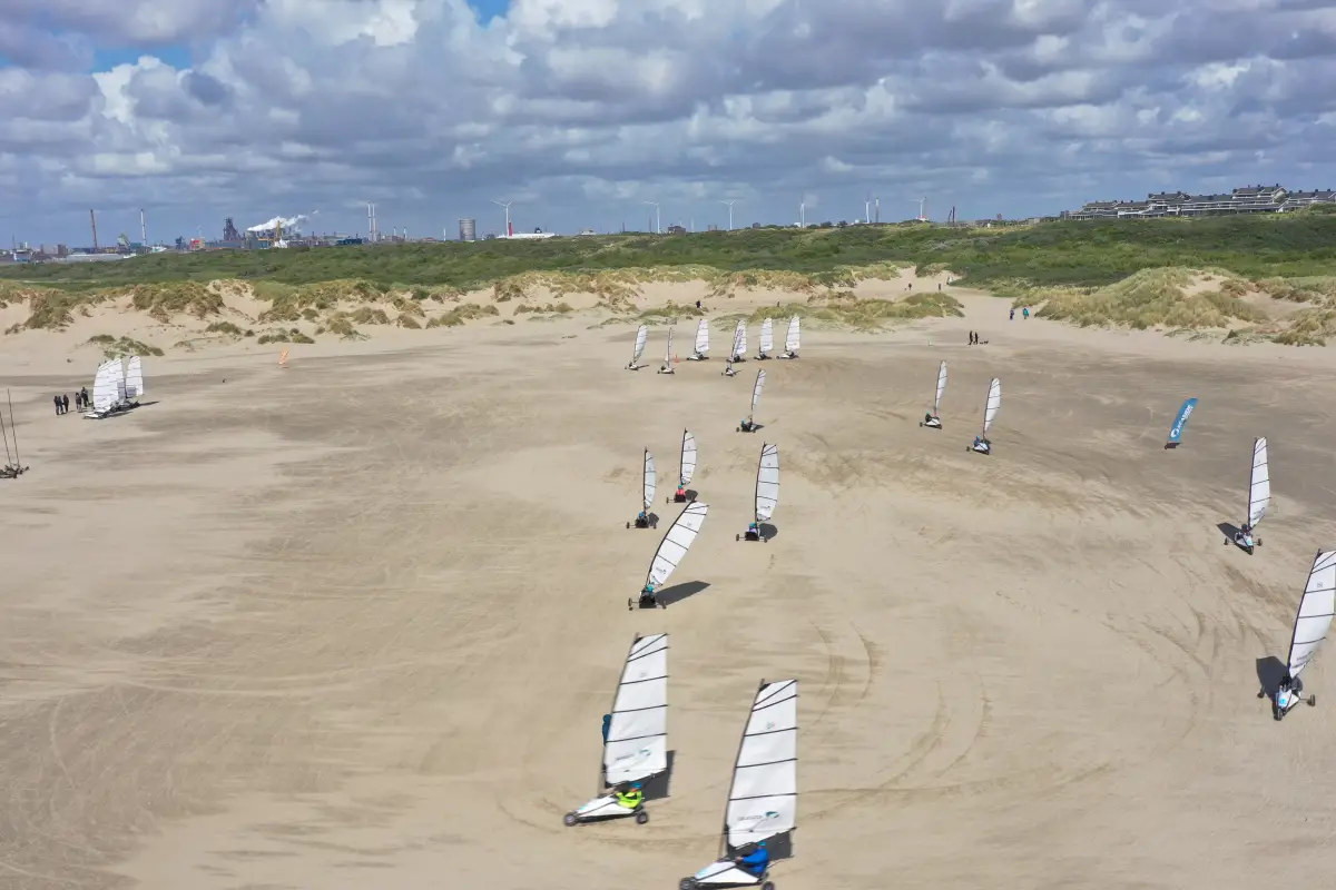 Blokarten op het strand van Bloemendaal
