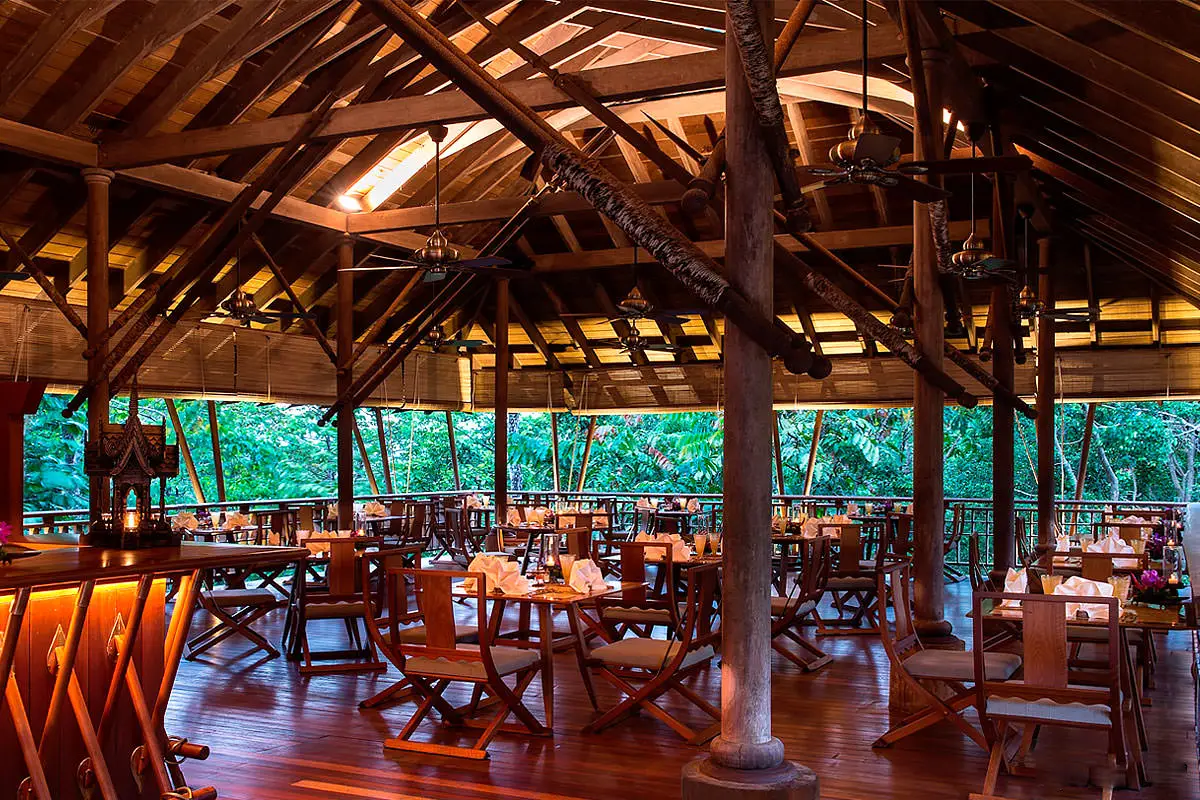 diner in boomhut maleisie