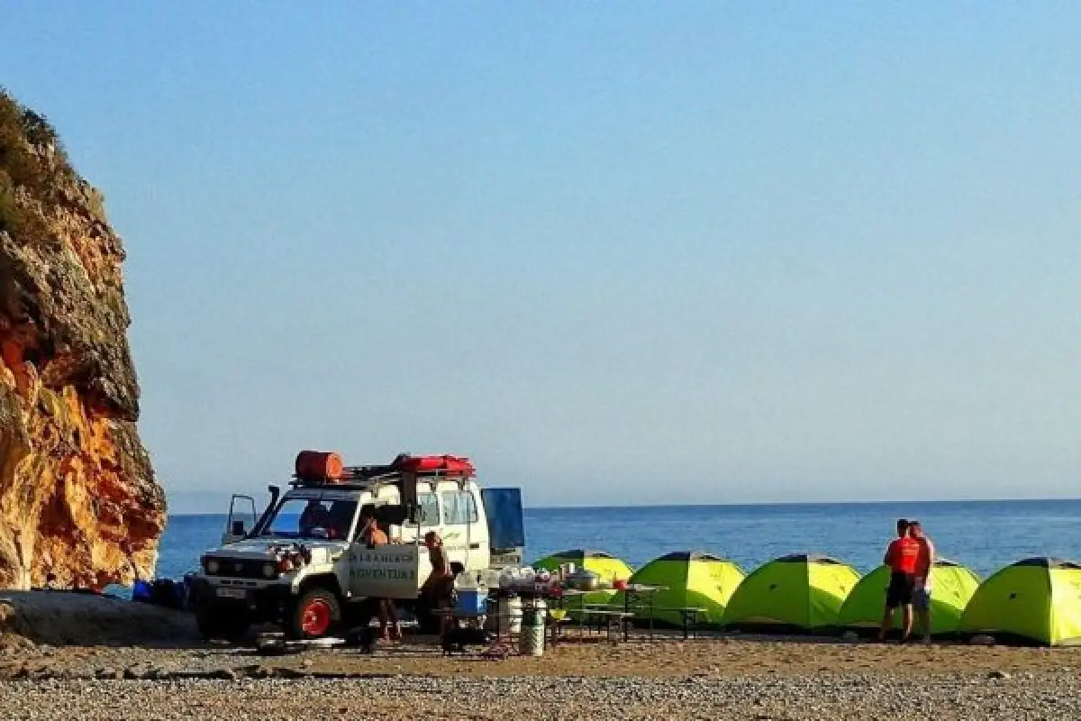 overnachting aan de kust albanie