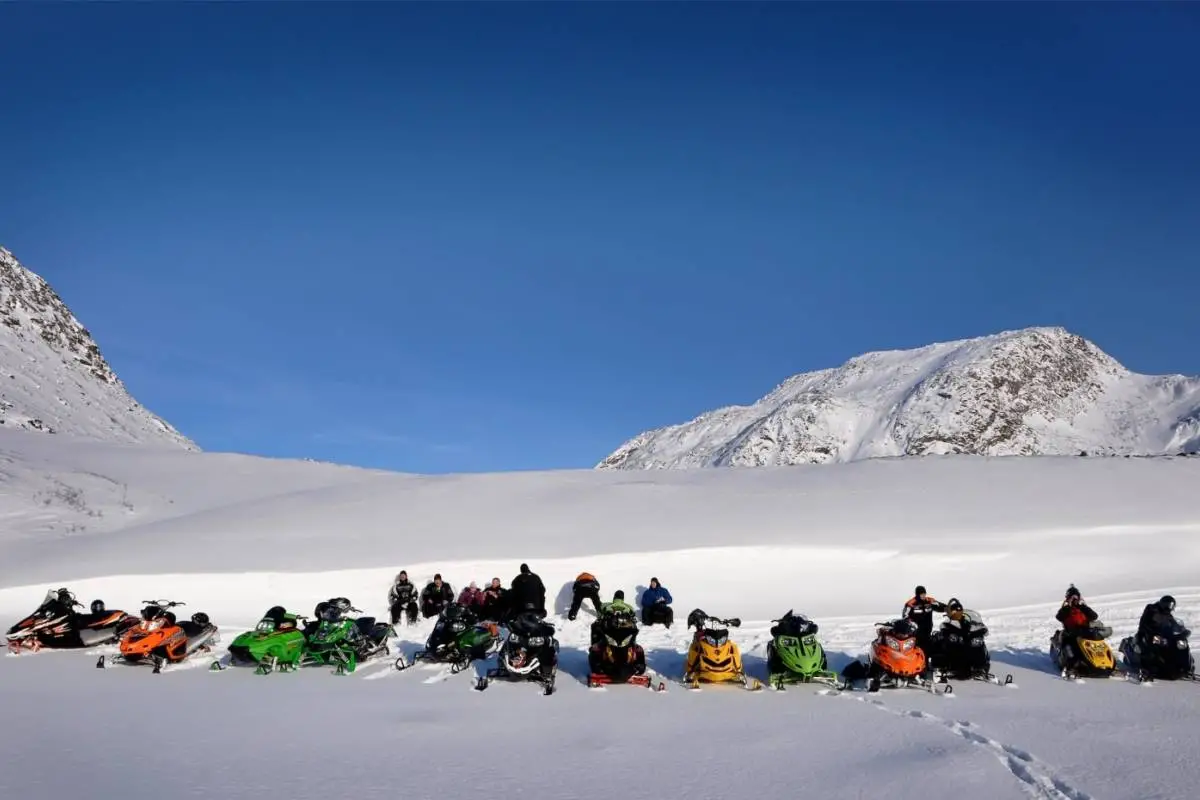 sneeuwscooter rijden groenland