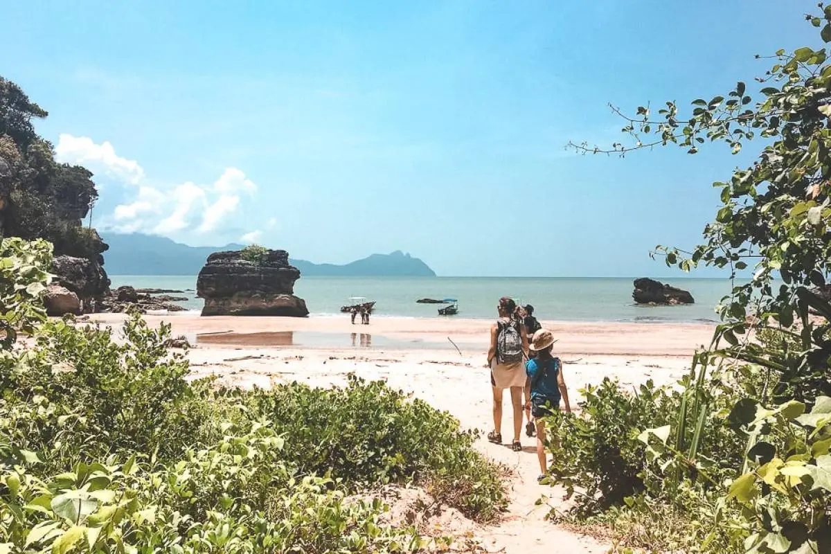 strand aan jungle maleisie
